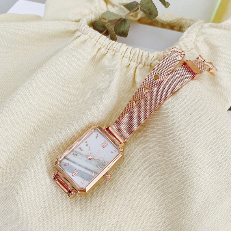 Live Streaming Hot-Selling Retro Elegant Women's Watch High-Value High-End Retro Small Square Quartz Wristwatch Wholesale