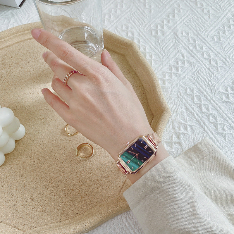 Live Streaming Hot-Selling Retro Elegant Women's Watch High-Value High-End Retro Small Square Quartz Wristwatch Wholesale