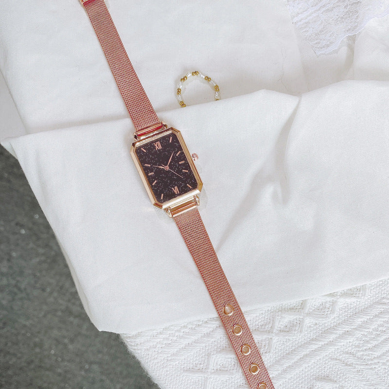 Live Streaming Hot-Selling Retro Elegant Women's Watch High-Value High-End Retro Small Square Quartz Wristwatch Wholesale