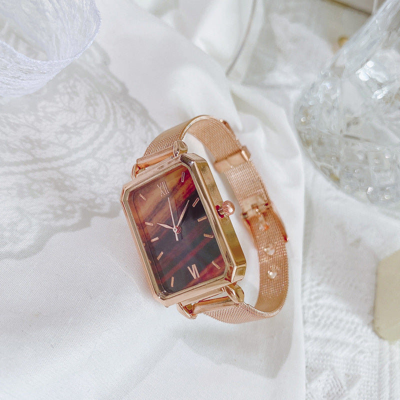 Live Streaming Hot-Selling Retro Elegant Women's Watch High-Value High-End Retro Small Square Quartz Wristwatch Wholesale