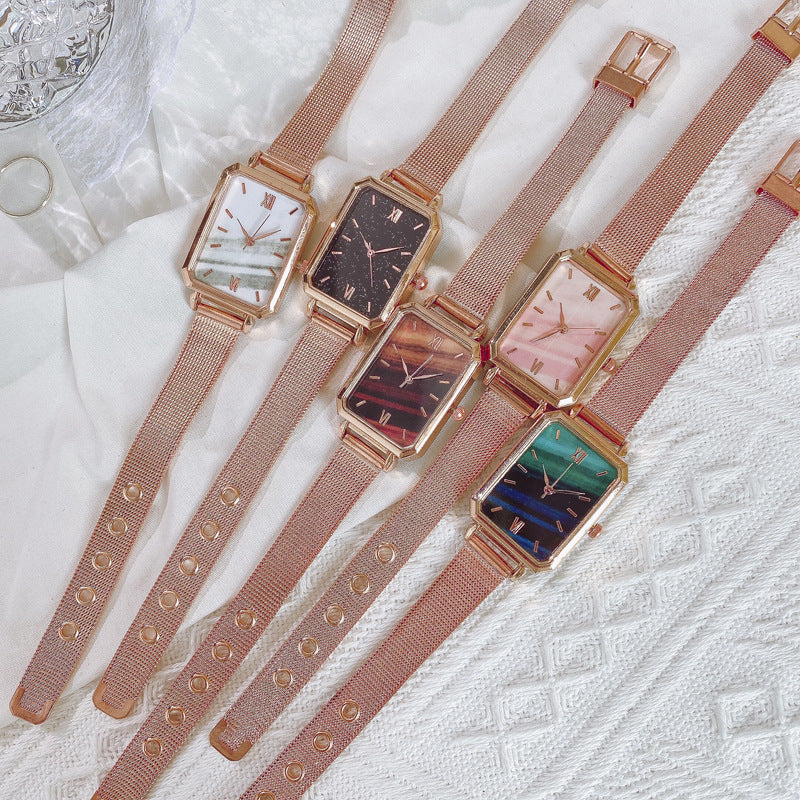 Live Streaming Hot-Selling Retro Elegant Women's Watch High-Value High-End Retro Small Square Quartz Wristwatch Wholesale