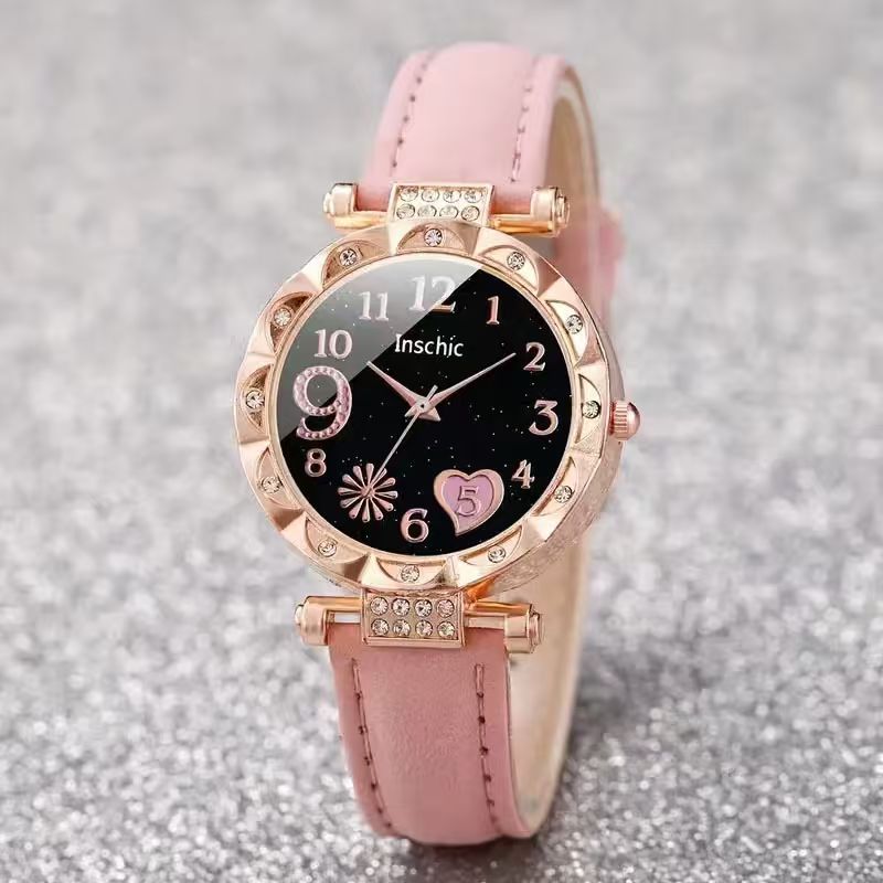 In-stock Cross-border New Women's Watch Set High-end Heart-shaped Leather Strap Quartz Watch Ladies' Watch Wholesale