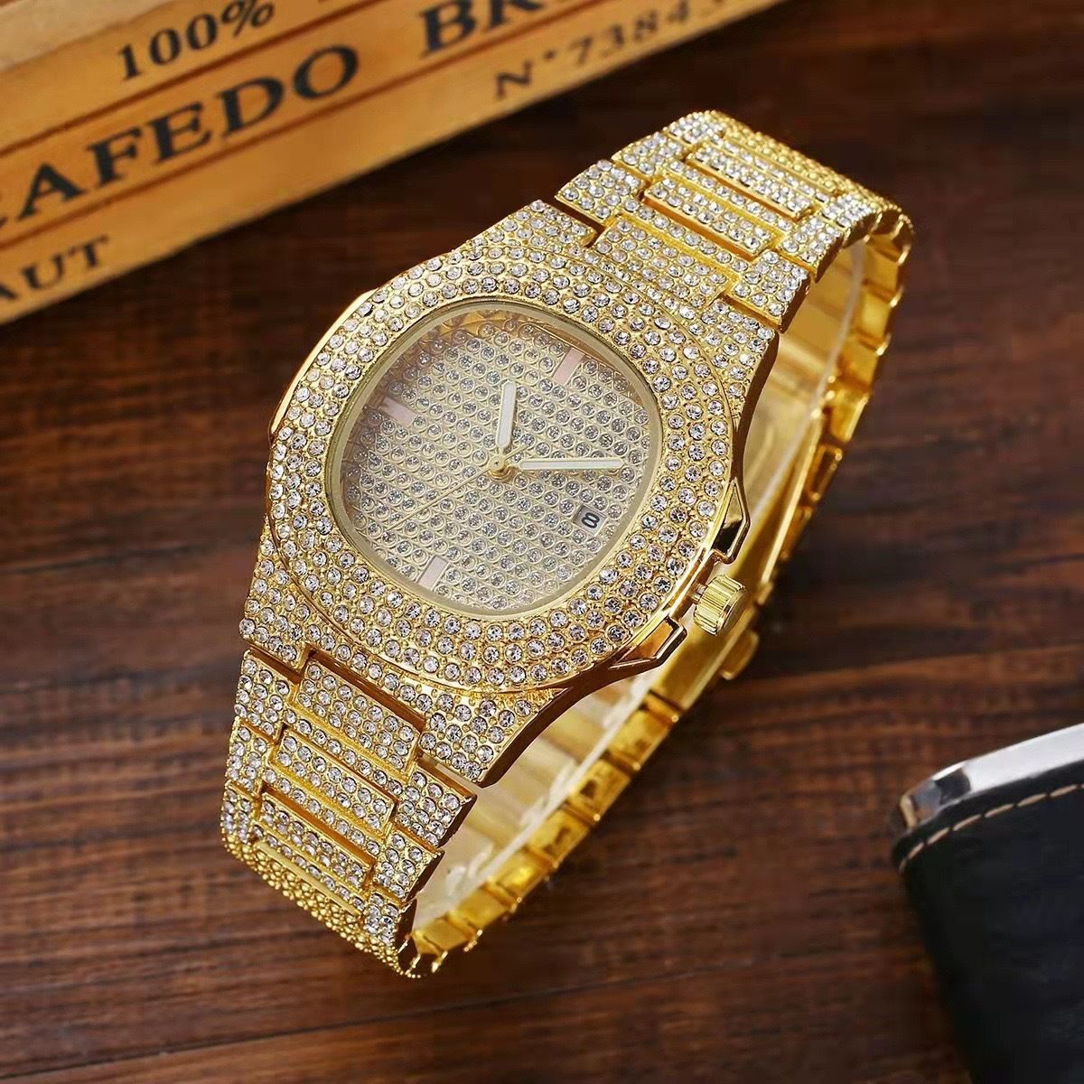 High-quality foreign trade popular men's watch hiphop Hip Hop Rap Watch Men's Fashion Steel Band Watch with Calendar