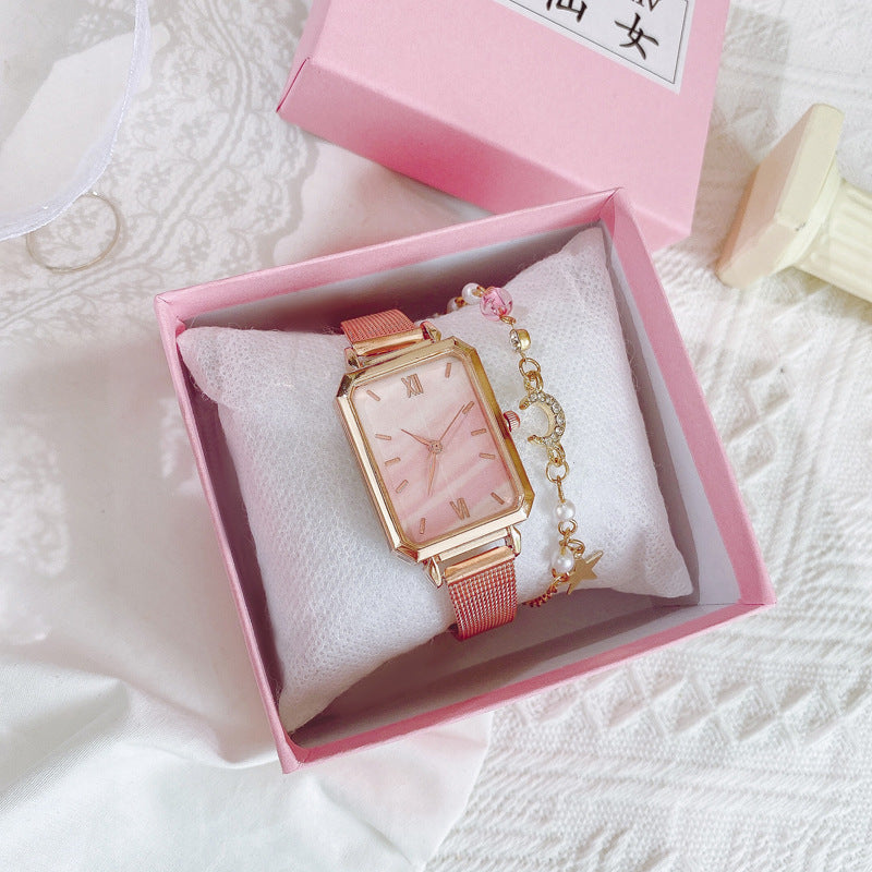 Live Streaming Hot-Selling Retro Elegant Women's Watch High-Value High-End Retro Small Square Quartz Wristwatch Wholesale